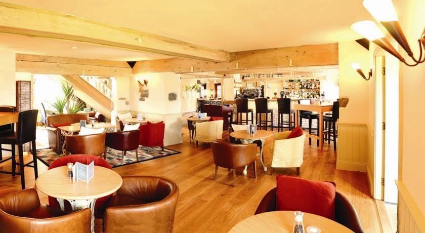 The Farmhouse Hotel And Restaurant Saint Saviour Zewnętrze zdjęcie
